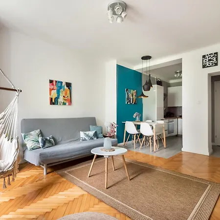 Metro Raclawicka Homely Studio